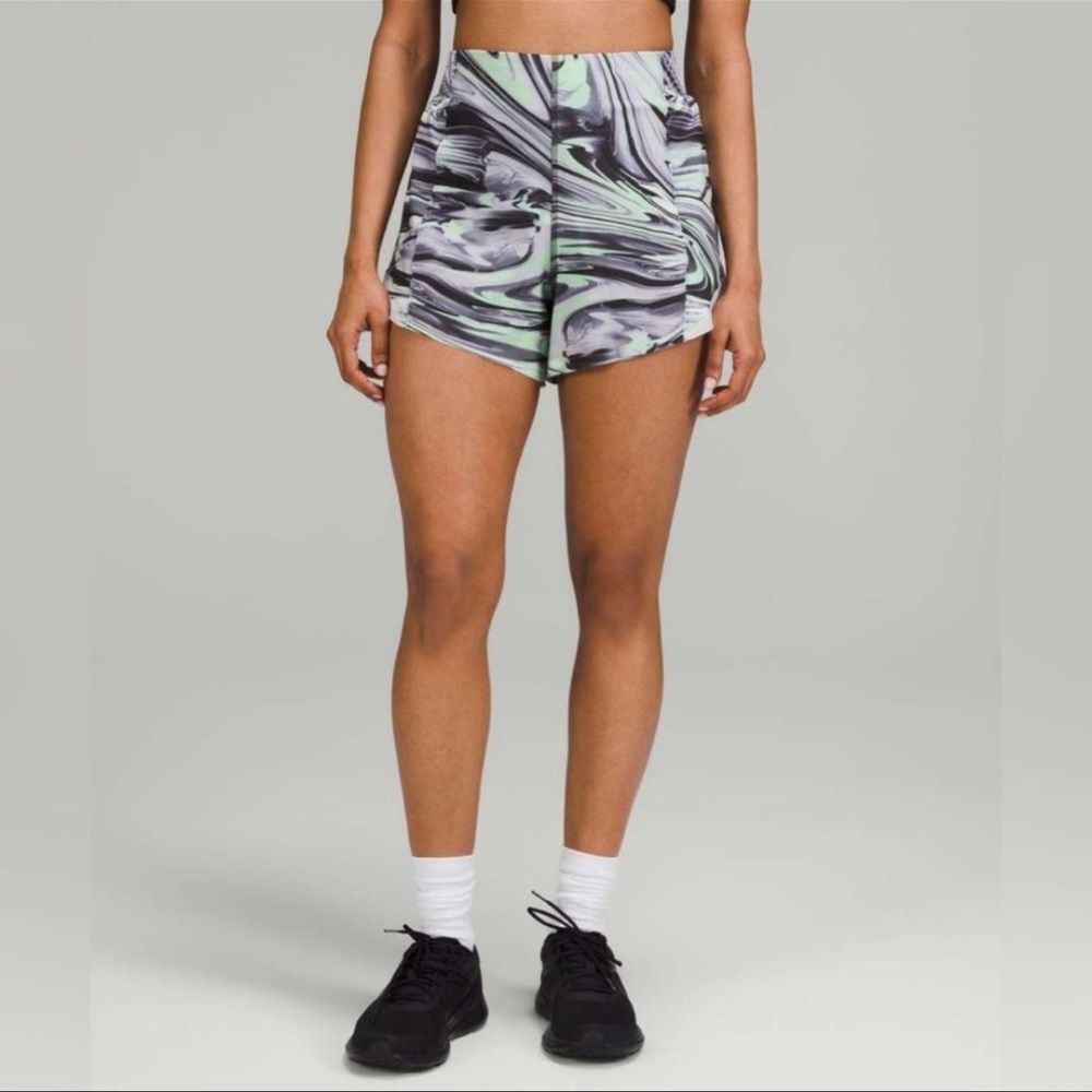 Lululemon Hotty Hot High-Rise Short 4” Green/Black - Special Edition - Size 4